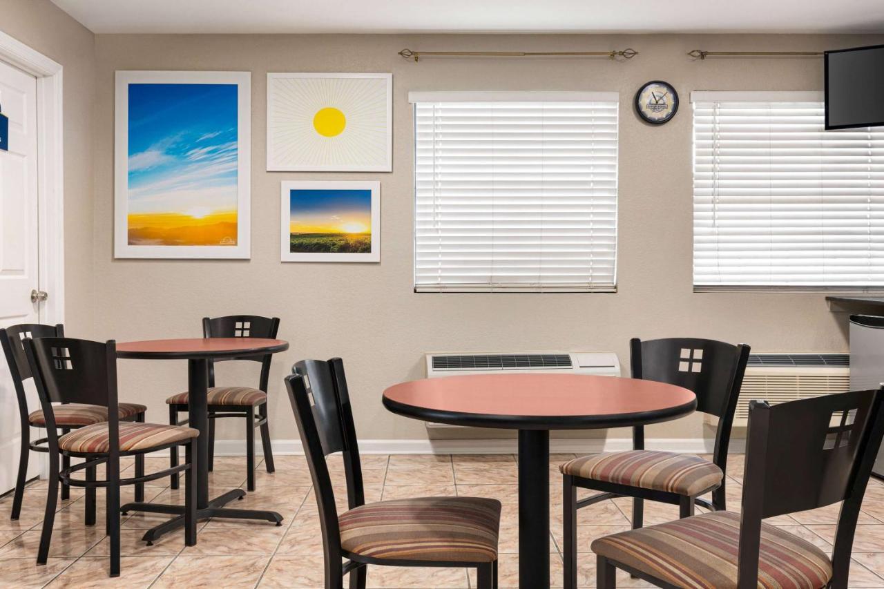 Days Inn By Wyndham Demopolis Zewnętrze zdjęcie